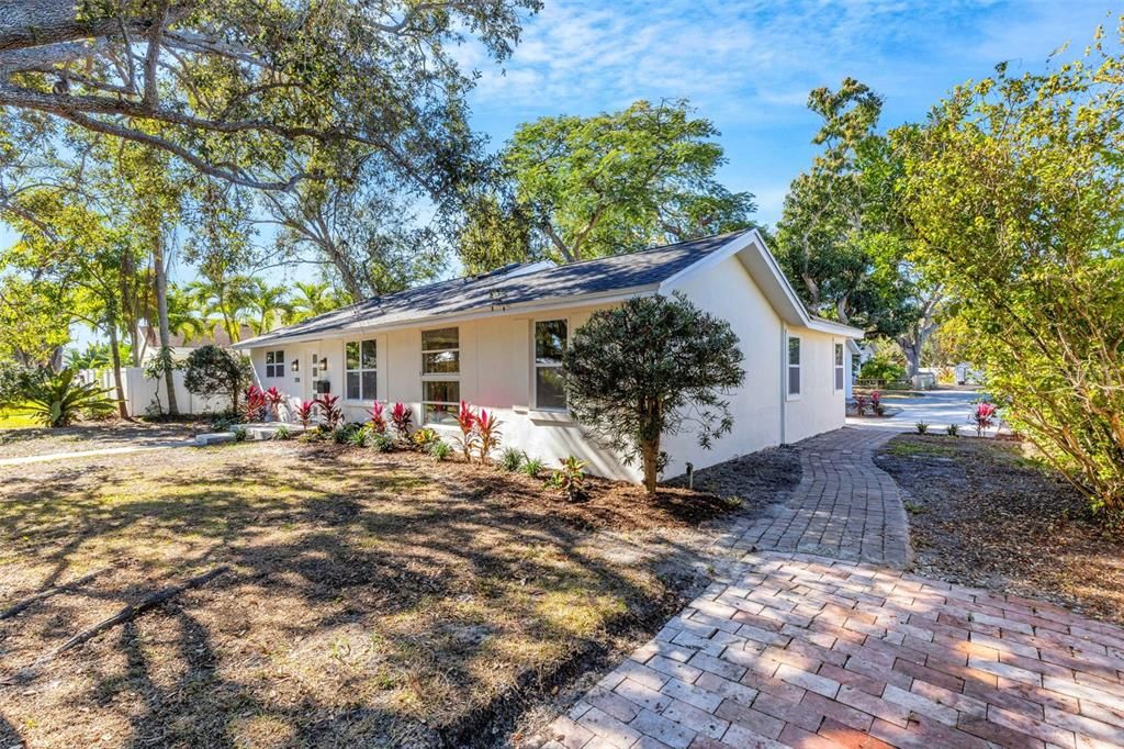 For Sale: $495,000 (3 beds, 2 baths, 1696 Square Feet)