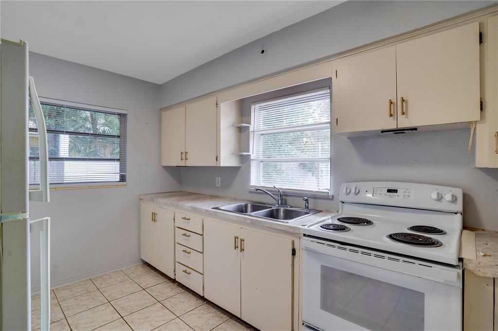 待售: $399,000 (3 贝兹, 2 浴室, 1337 平方英尺)