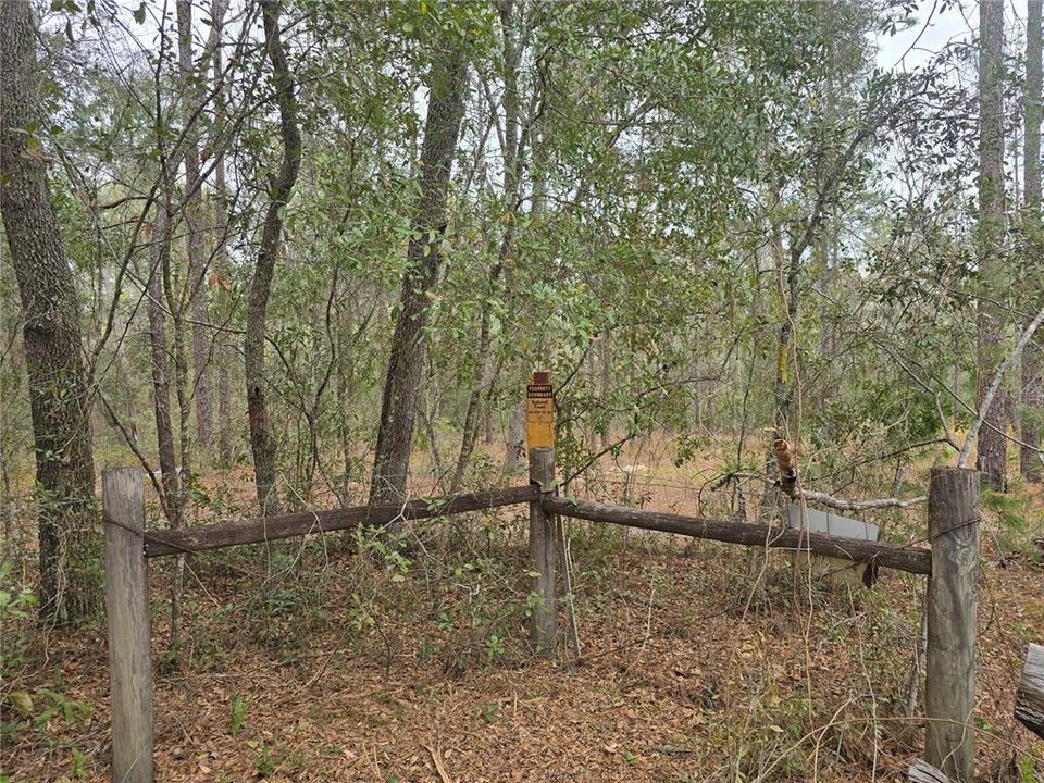 На продажу: $110,000 (5.07 acres)