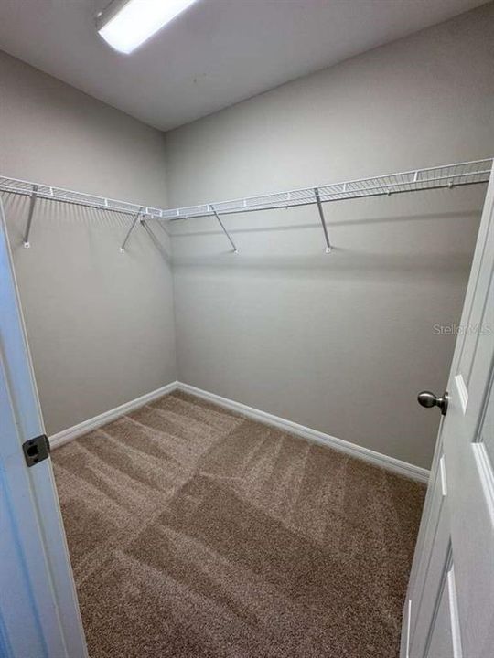 待售: $374,990 (4 贝兹, 2 浴室, 2039 平方英尺)