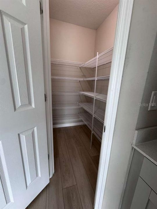 待售: $374,990 (4 贝兹, 2 浴室, 2039 平方英尺)