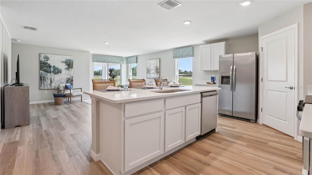 For Sale: $341,070 (5 beds, 3 baths, 2077 Square Feet)