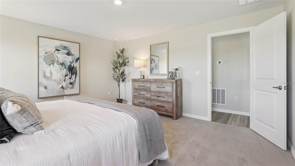 For Sale: $341,070 (5 beds, 3 baths, 2077 Square Feet)