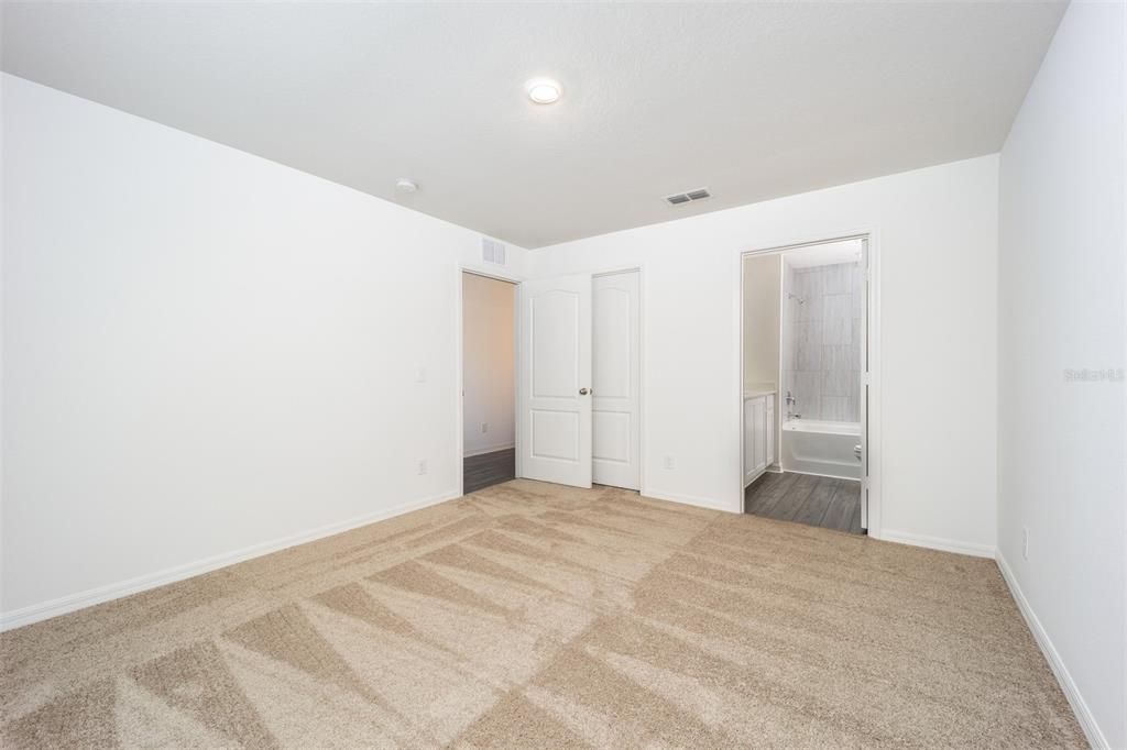For Sale: $272,900 (2 beds, 2 baths, 1147 Square Feet)