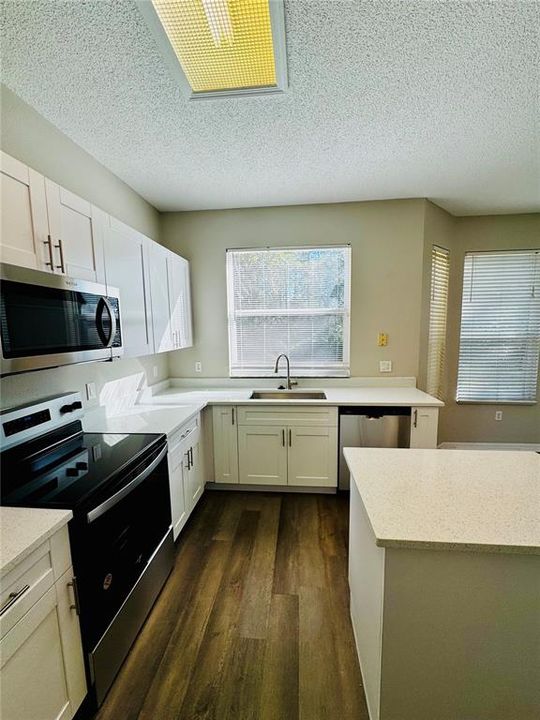 На продажу: $479,000 (4 спален, 2 ванн, 2586 Квадратных фут)