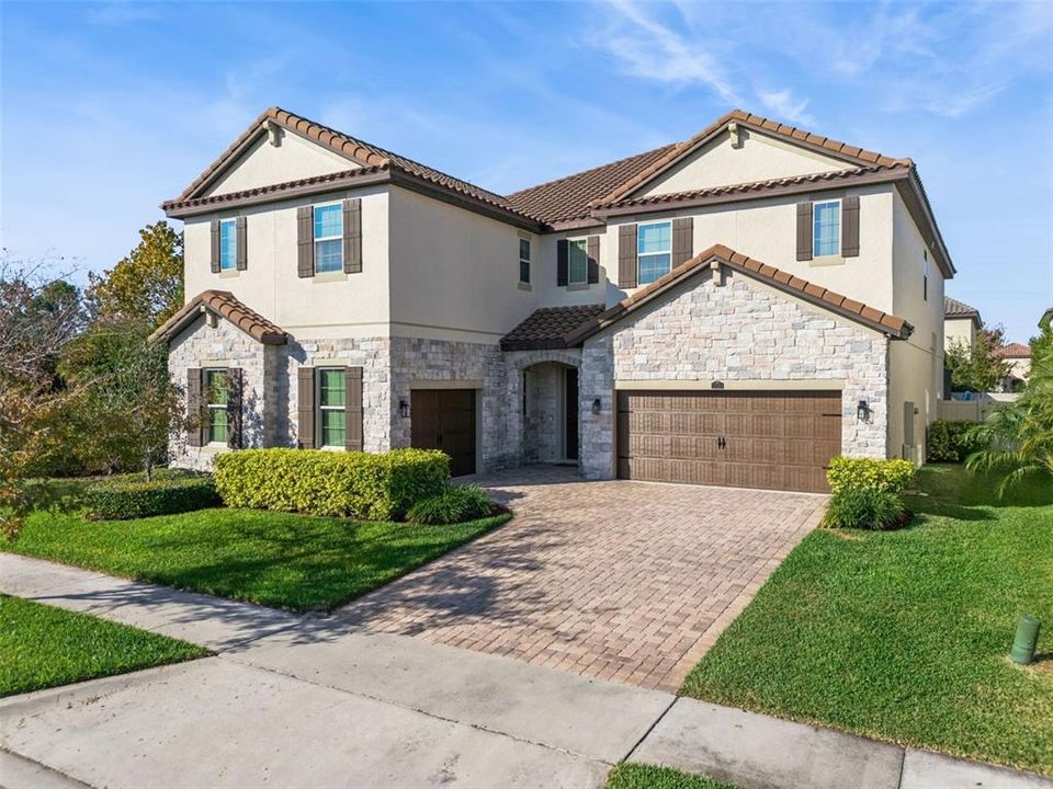 For Sale: $1,575,000 (6 beds, 4 baths, 5316 Square Feet)