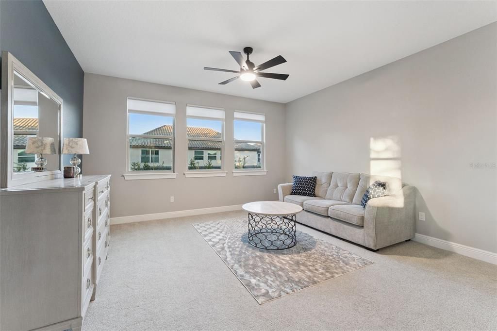 For Sale: $1,575,000 (6 beds, 4 baths, 5316 Square Feet)