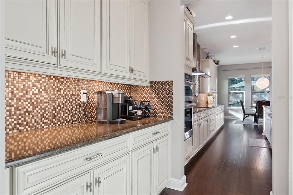 For Sale: $1,575,000 (6 beds, 4 baths, 5316 Square Feet)