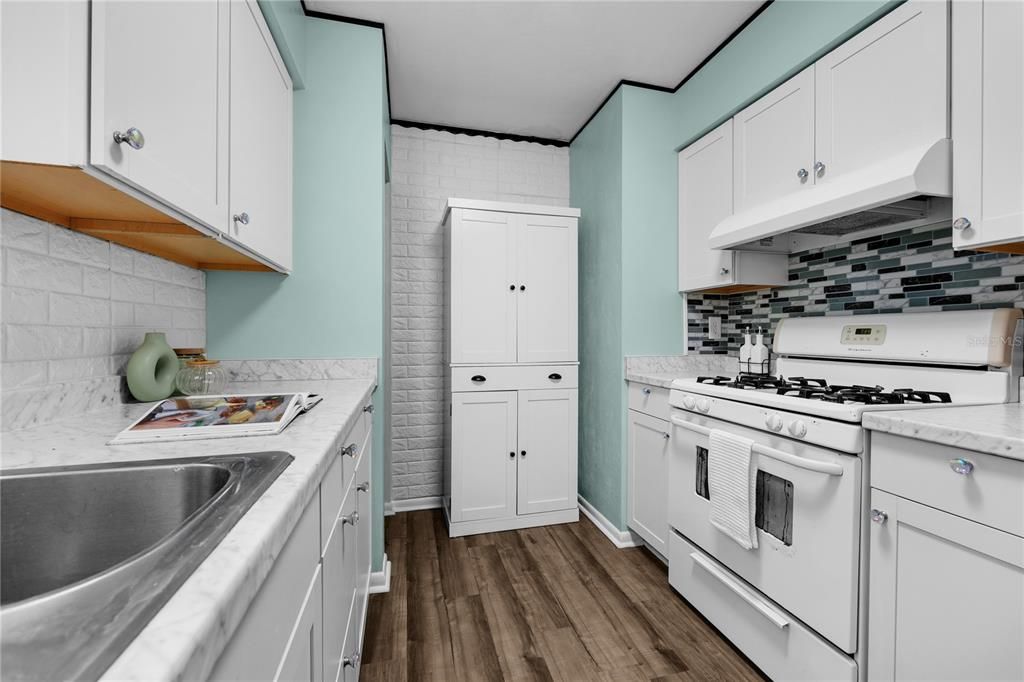 For Sale: $270,000 (3 beds, 2 baths, 1152 Square Feet)