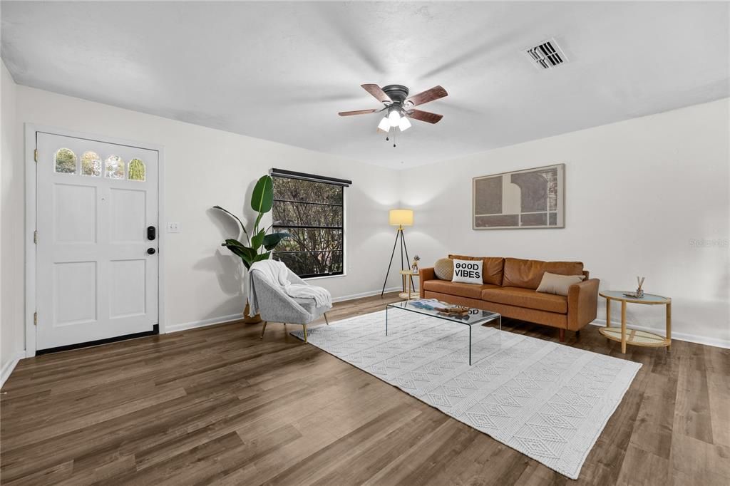 For Sale: $270,000 (3 beds, 2 baths, 1152 Square Feet)