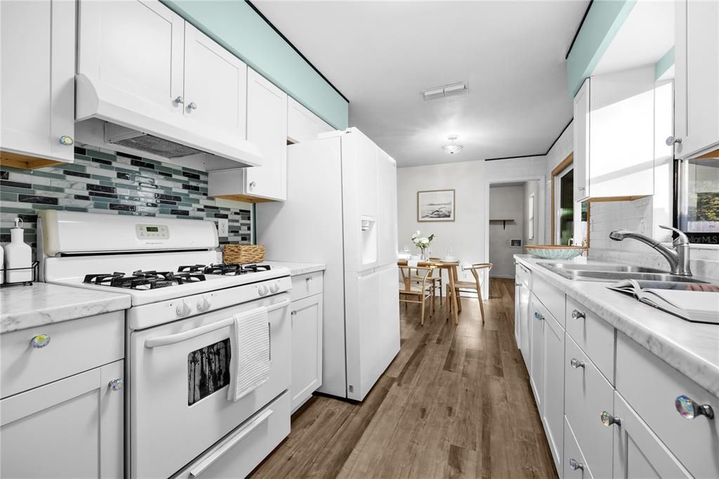 For Sale: $270,000 (3 beds, 2 baths, 1152 Square Feet)