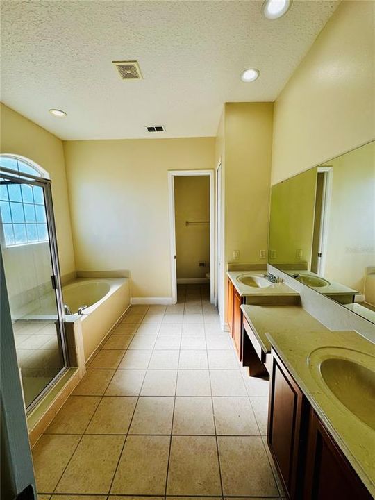 待售: $479,000 (4 贝兹, 2 浴室, 2945 平方英尺)