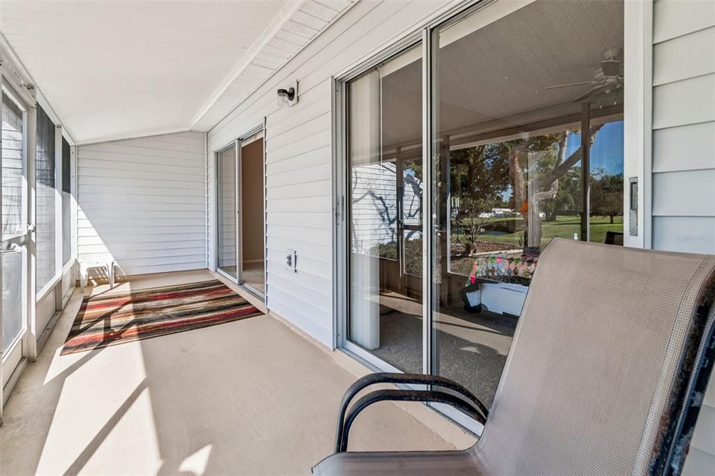 For Sale: $244,800 (2 beds, 2 baths, 976 Square Feet)