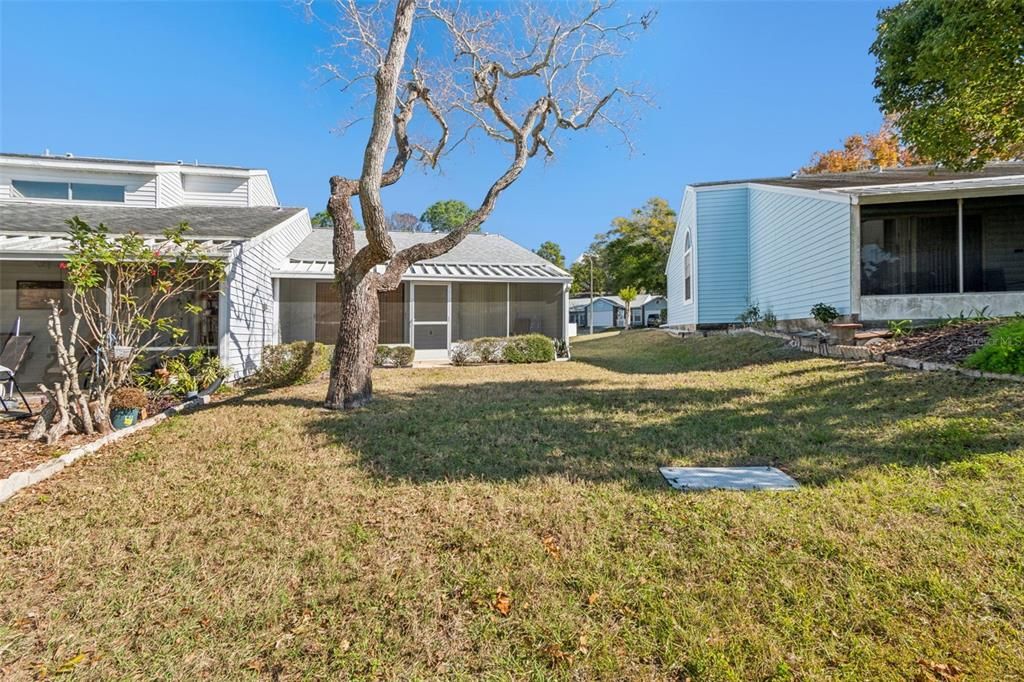 For Sale: $244,800 (2 beds, 2 baths, 976 Square Feet)