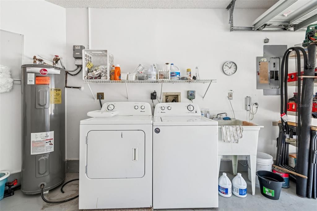 For Sale: $244,800 (2 beds, 2 baths, 976 Square Feet)