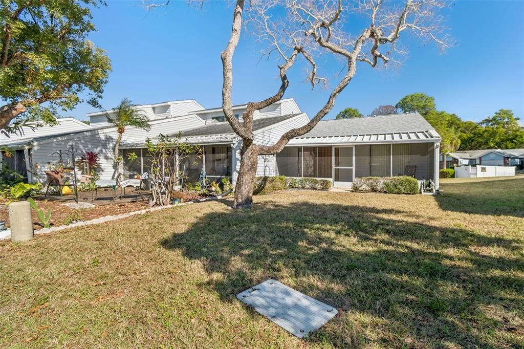 For Sale: $244,800 (2 beds, 2 baths, 976 Square Feet)