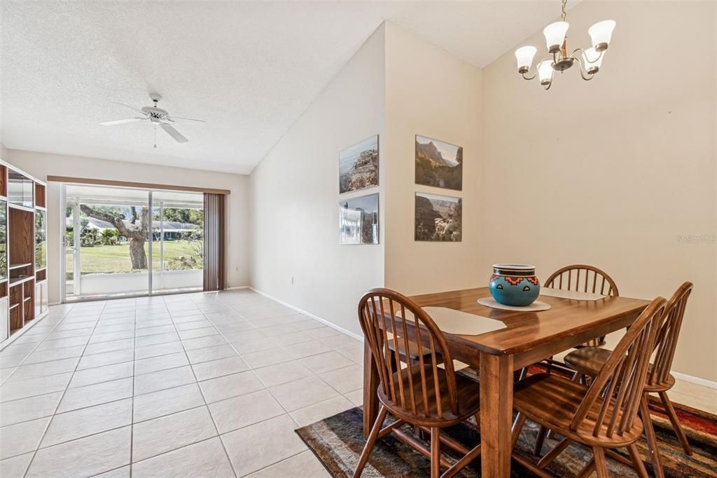 For Sale: $244,800 (2 beds, 2 baths, 976 Square Feet)