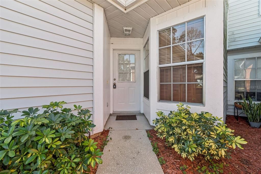 For Sale: $244,800 (2 beds, 2 baths, 976 Square Feet)