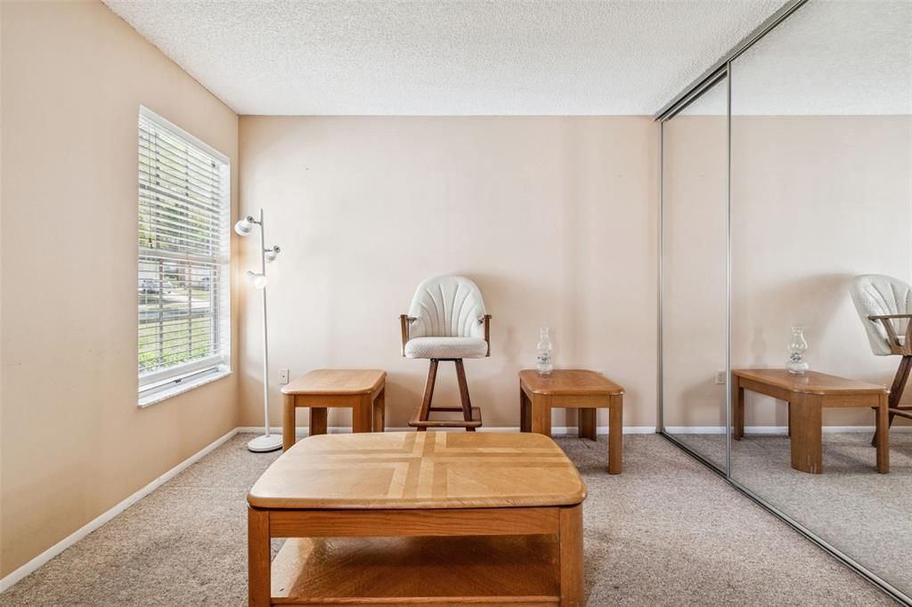 For Sale: $244,800 (2 beds, 2 baths, 976 Square Feet)