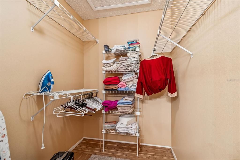 For Sale: $244,800 (2 beds, 2 baths, 976 Square Feet)