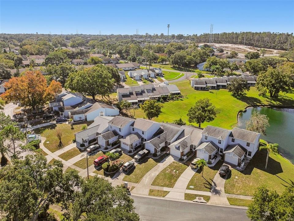 For Sale: $244,800 (2 beds, 2 baths, 976 Square Feet)