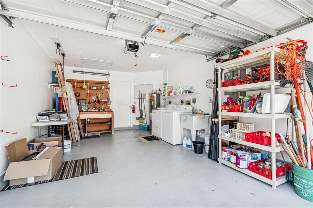 For Sale: $244,800 (2 beds, 2 baths, 976 Square Feet)