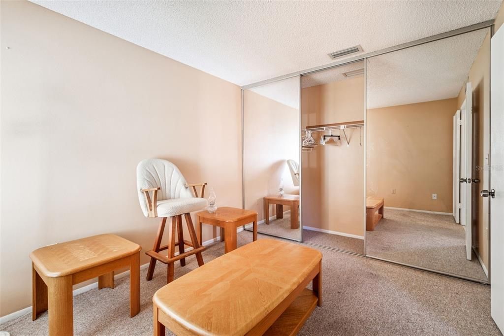 For Sale: $244,800 (2 beds, 2 baths, 976 Square Feet)