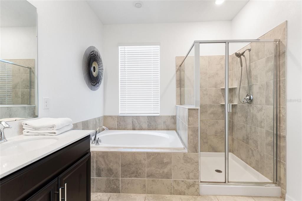 На продажу: $365,000 (3 спален, 2 ванн, 1787 Квадратных фут)