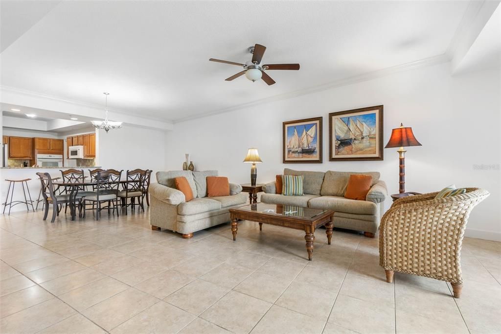 待售: $399,000 (2 贝兹, 2 浴室, 1570 平方英尺)