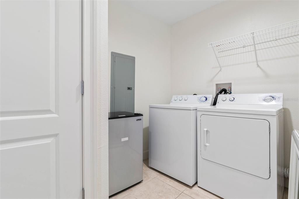 待售: $399,000 (2 贝兹, 2 浴室, 1570 平方英尺)