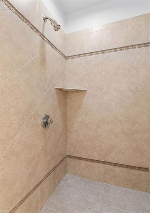 待售: $399,000 (2 贝兹, 2 浴室, 1570 平方英尺)