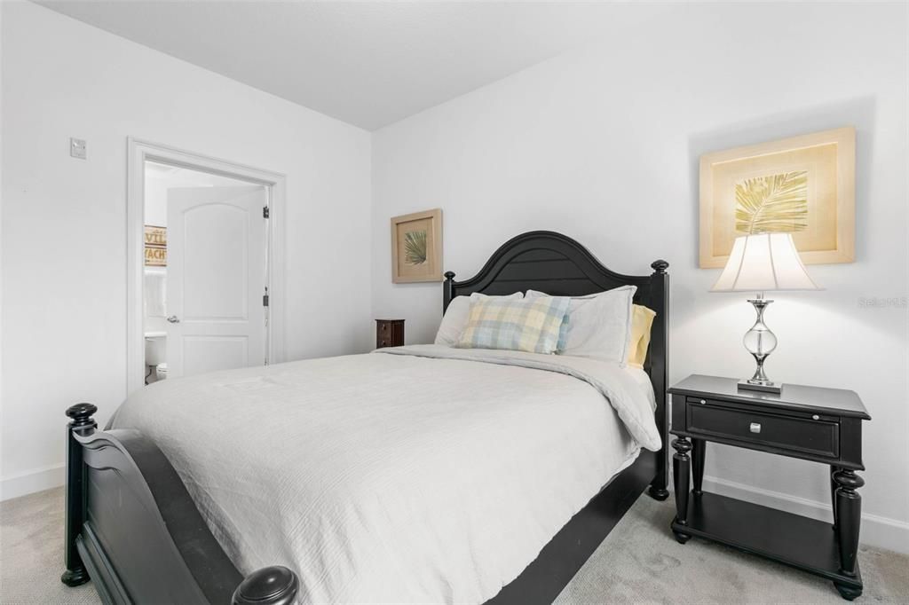 待售: $399,000 (2 贝兹, 2 浴室, 1570 平方英尺)