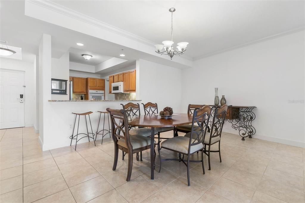 待售: $399,000 (2 贝兹, 2 浴室, 1570 平方英尺)