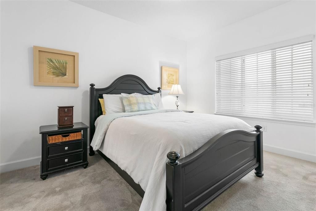 待售: $399,000 (2 贝兹, 2 浴室, 1570 平方英尺)