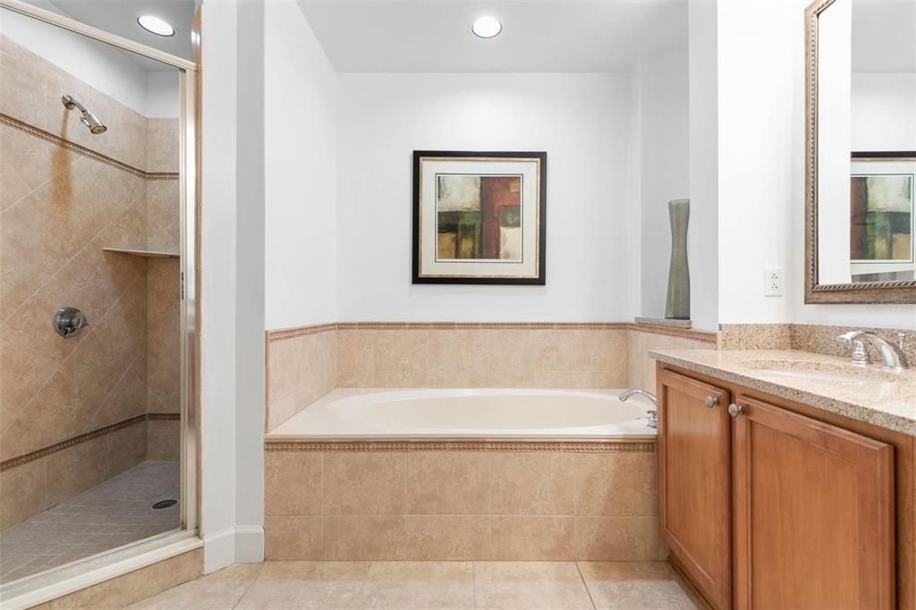 待售: $399,000 (2 贝兹, 2 浴室, 1570 平方英尺)