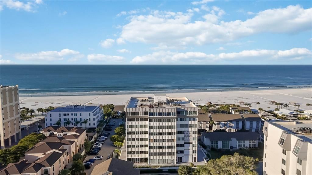 En Venta: $550,000 (2 camas, 2 baños, 1105 Pies cuadrados)