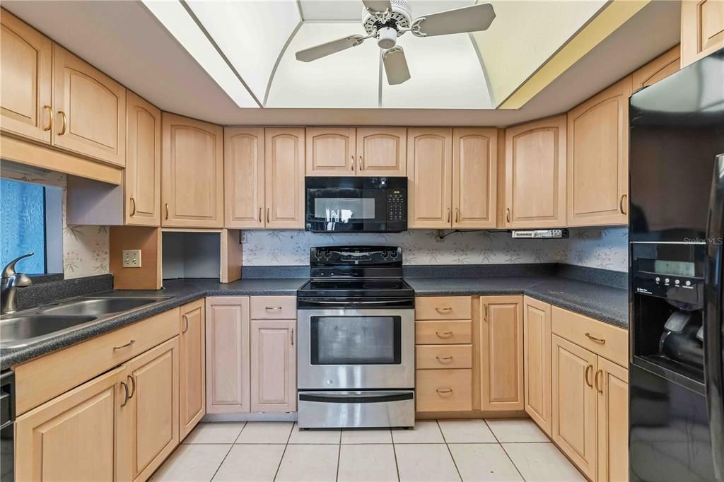 En Venta: $550,000 (2 camas, 2 baños, 1105 Pies cuadrados)