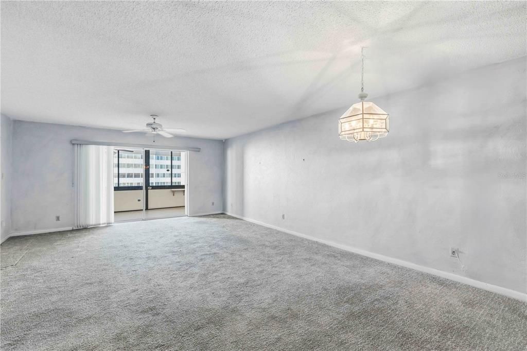 En Venta: $550,000 (2 camas, 2 baños, 1105 Pies cuadrados)