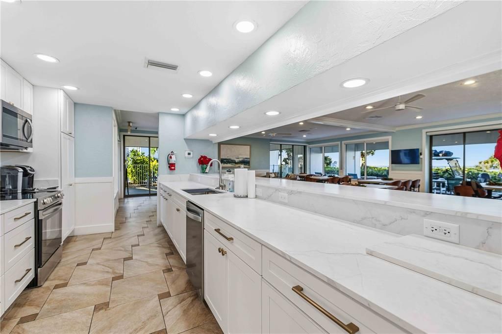 En Venta: $550,000 (2 camas, 2 baños, 1105 Pies cuadrados)