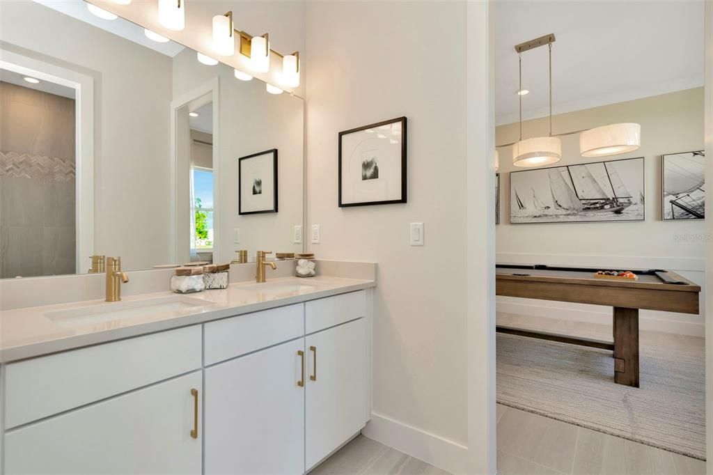 En Venta: $899,990 (3 camas, 3 baños, 3174 Pies cuadrados)