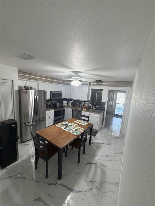 En Venta: $195,000 (2 camas, 2 baños, 899 Pies cuadrados)