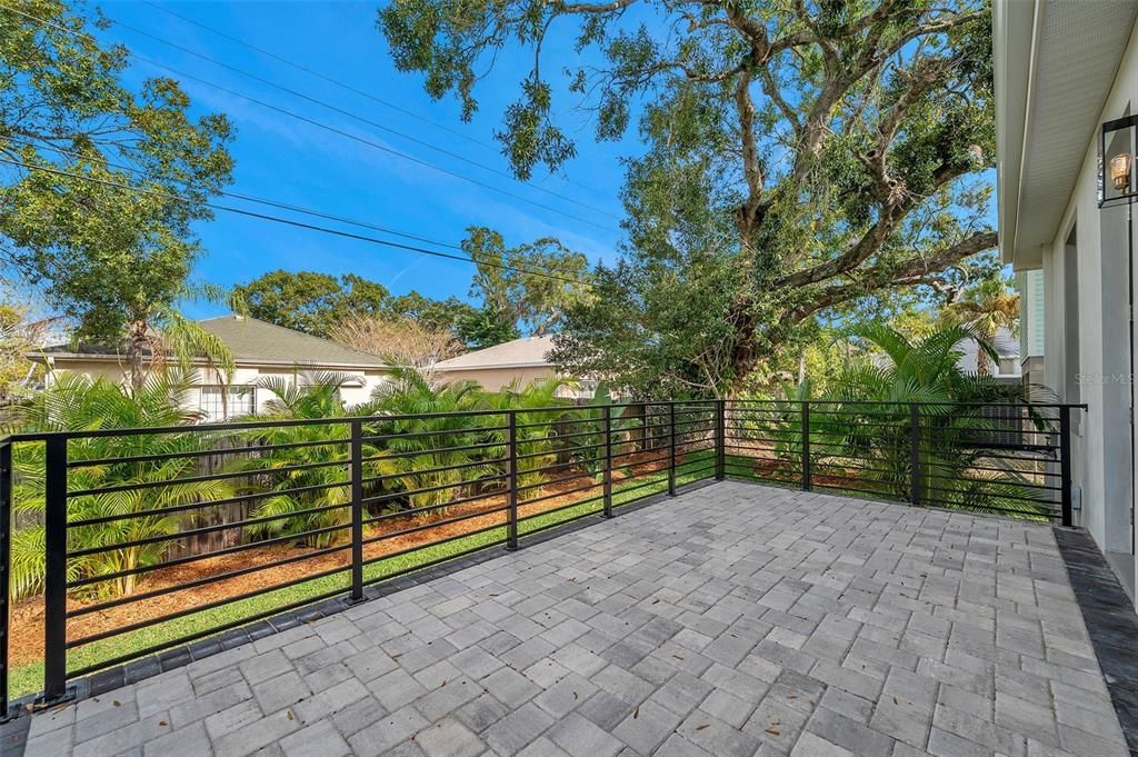 En Venta: $899,000 (4 camas, 2 baños, 2141 Pies cuadrados)