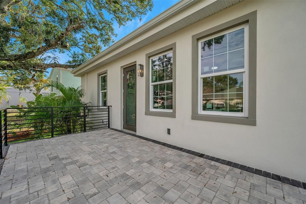 En Venta: $899,000 (4 camas, 2 baños, 2141 Pies cuadrados)