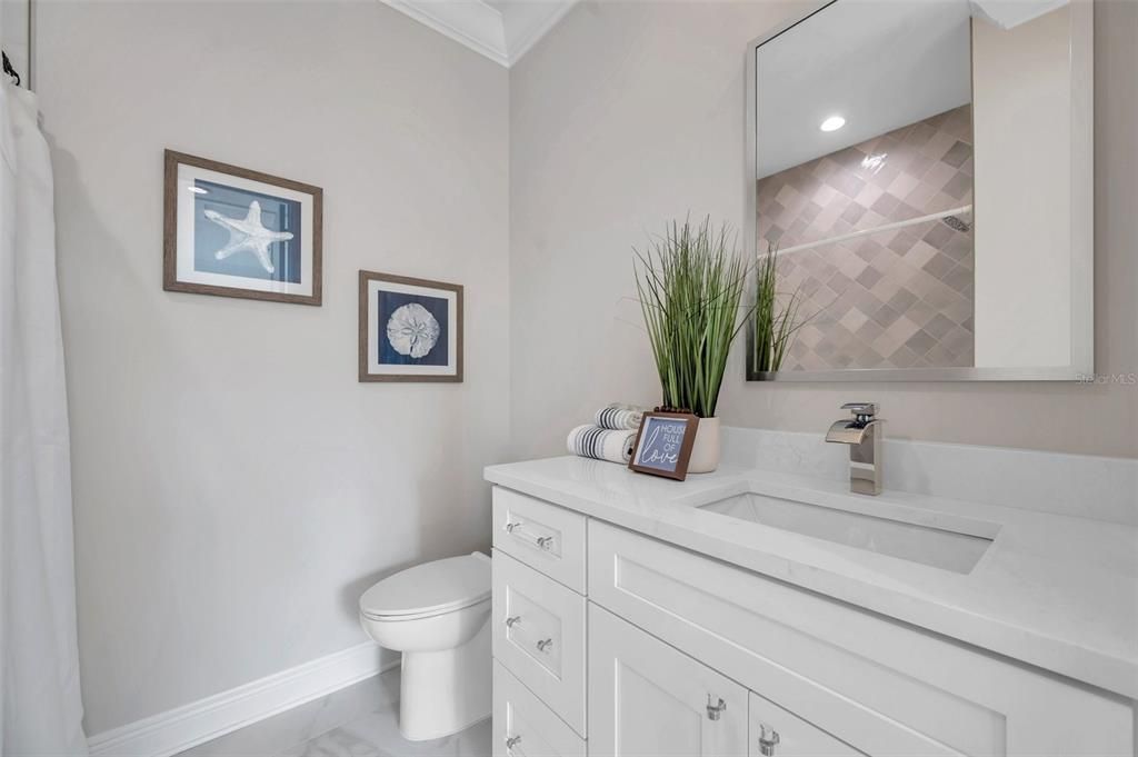 En Venta: $899,000 (4 camas, 2 baños, 2141 Pies cuadrados)