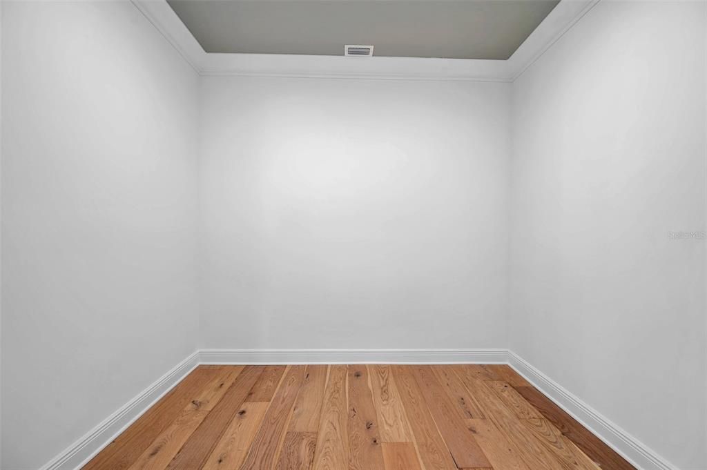 En Venta: $899,000 (4 camas, 2 baños, 2141 Pies cuadrados)