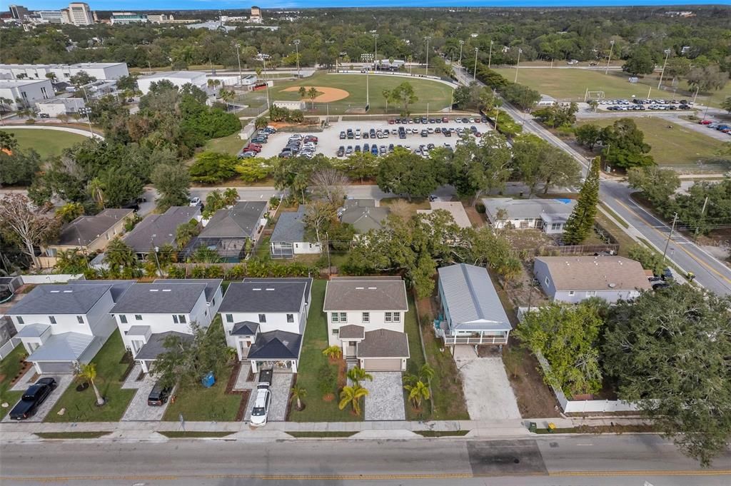 En Venta: $899,000 (4 camas, 2 baños, 2141 Pies cuadrados)