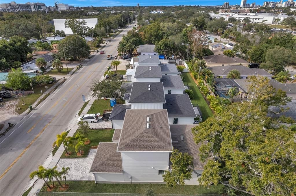 En Venta: $899,000 (4 camas, 2 baños, 2141 Pies cuadrados)