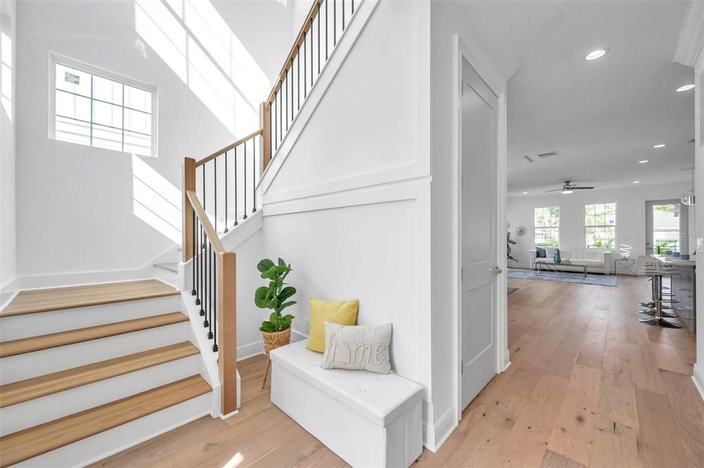 En Venta: $899,000 (4 camas, 2 baños, 2141 Pies cuadrados)