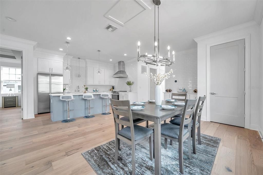 En Venta: $899,000 (4 camas, 2 baños, 2141 Pies cuadrados)