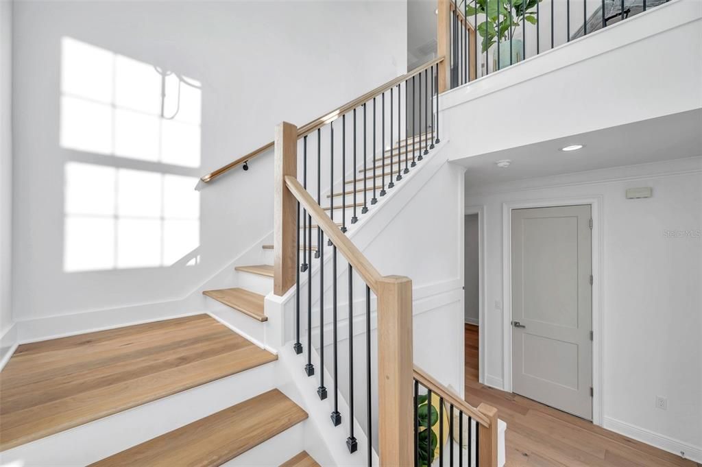 En Venta: $899,000 (4 camas, 2 baños, 2141 Pies cuadrados)